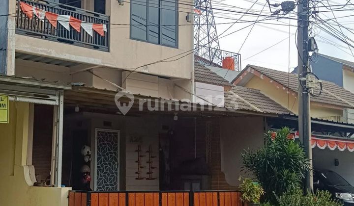 2-Storey House with SHM 15 Minutes to Living Plaza Pamulang, KPR Eligible J42089