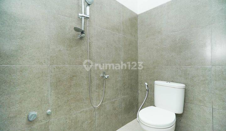 Rumah Strategis Bebas Banjir di Legenda Wisata Harga All In Kpr 13