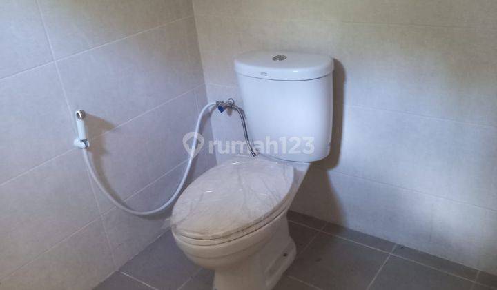Rumah Seken Terawat di Griya Loka Bebas Banjir Harga All In 4