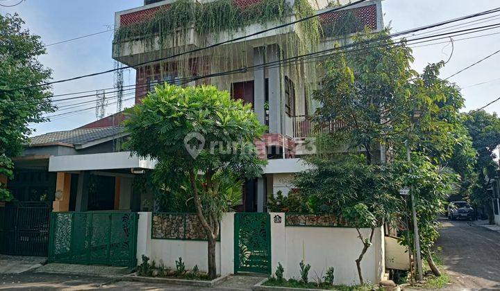Rumah 3 Lantai di Taman Anyelir Depok Bebas Banjir J17408 1