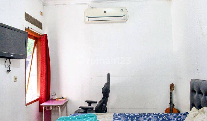 Rumah Luas 2Lt Hadap Timur 10 menit ke Stasiun Universitas Indonesia J22004 2