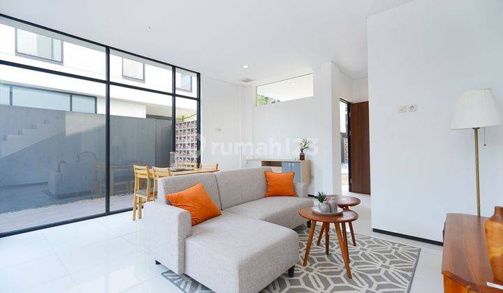 Rumah Mewah Semi Furnished 9 menit ke Mall Graha Cijantung Harga Nego Siap KPR J18482 2