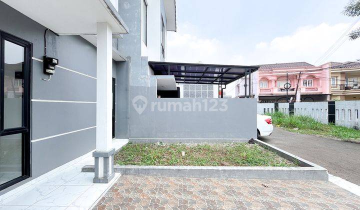 Rumah Cantik 3 Lt Sudah Renov 8 Menit ke Depok Town Center Semi Furnished  J25603 2