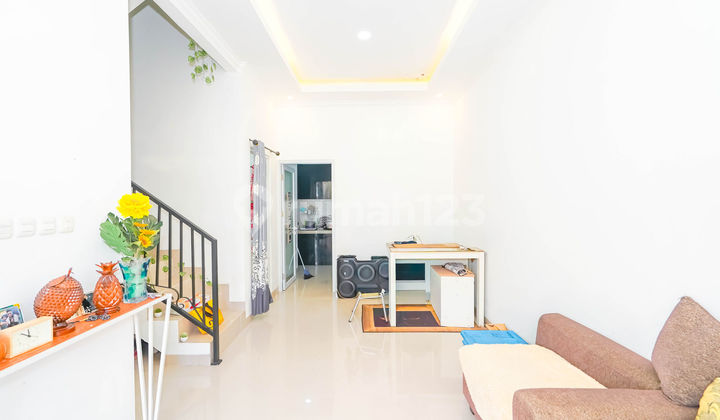 Rumah SHM 2 Lt Siap Huni 15 Menit ke Stasiun Depok Dibantu KPR J-37656 2