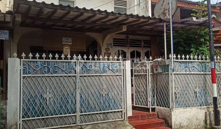 Rumah 4 KT Strategis 11 Menit ke Pintu Tol Kukusan 1 Hadap Timur J42889 Rumah 4 KT Strategis 11 Menit ke Pintu Tol Kukusan 1 Hadap Timur J42889