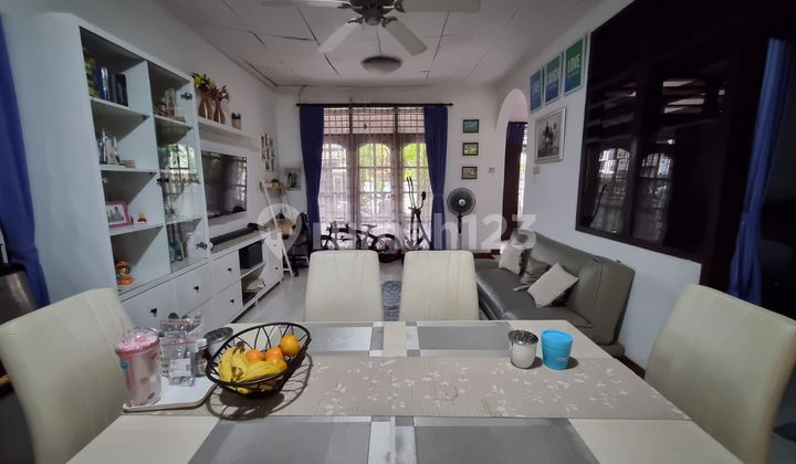 Rumah LT 157 SHM 14 Menit ke The Park Pejaten Dibantu KPR J-40181 Rumah LT 157 SHM 14 Menit ke The Park Pejaten Dibantu KPR J-40181