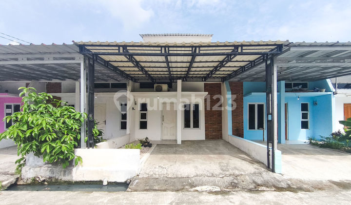 Flood-Free House near Living Plaza Harapan Indah, Ready for KPR J-45055 Flood-Free House near Living Plaza Harapan Indah, Ready for KPR J-45055