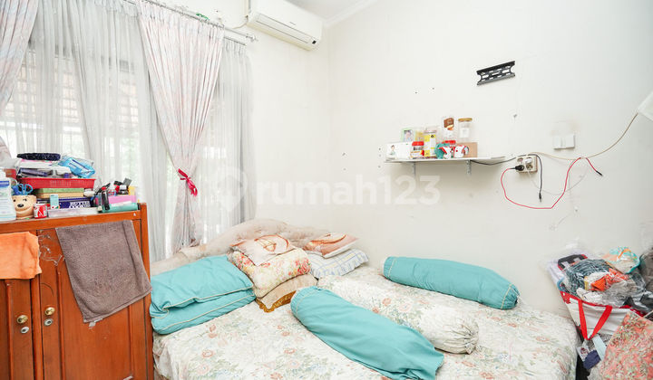 2-Story House with SHM 15 Minutes to Ciputra Cibubur Mall Flood-Free J-37683