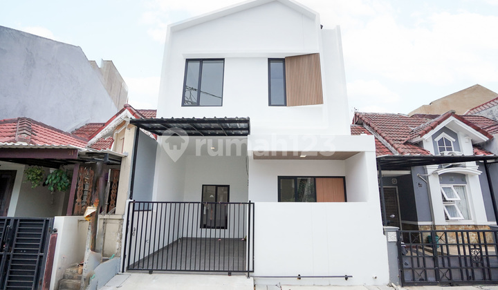 Beautiful Strategic House near Living Kota Harapan Indah Ready for Mortgage J-38142