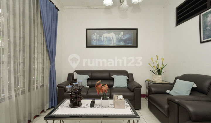 Rumah LT 157 SHM 14 Menit ke The Park Pejaten Dibantu KPR J-40181 2