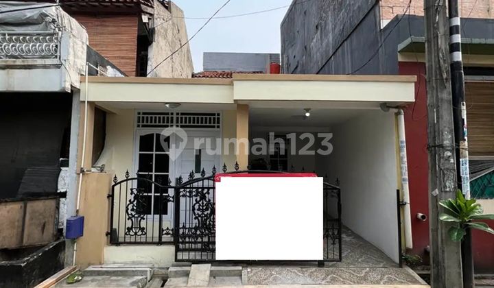 1-Storey Minimalist House 15 Minutes to Transpark Mall Bintaro with Low Down Payment J36612