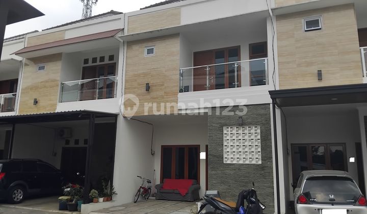 Rumah Terawat 15 Menit ke Stasiun Jurang Mangu SHM Siap Huni J26553