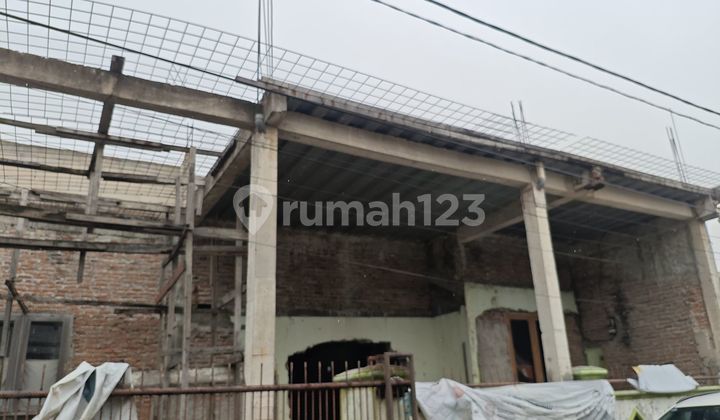 Rumah SHM 8 Menit ke Plaza Taman Harapan Baru Hadap Selatan J-38803