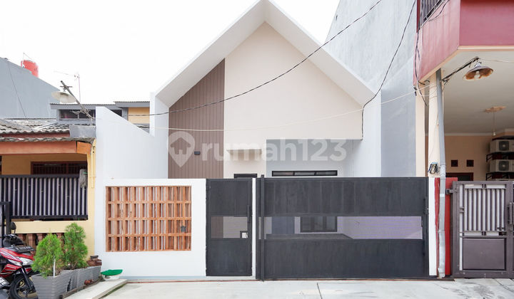 Rumah 14 menit ke Summarecon Mall Bekasi Hadap Utara J-37455