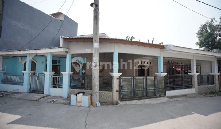 Spacious House in Bekasi 15 Minutes to Tambun Station Flood-Free J14874 2