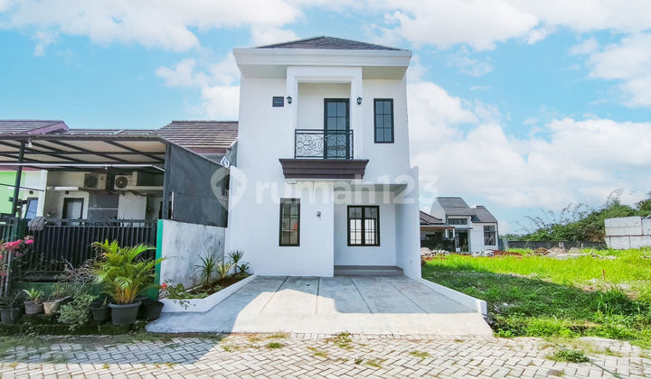 Rumah 2 Lt Cantik Siap Huni 15 Mnt ke Mall Paradise Walk Serpong Dibantu KPR J-32589