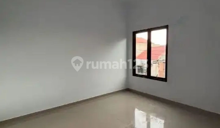 Minimalist House 10 Minutes to Sari Asih Ciputat LT 125 Ready to Occupy J37899 2