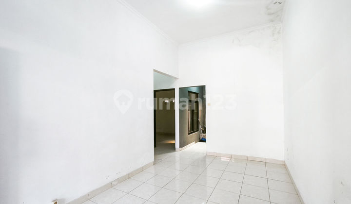 SHM House 10 Minutes to Citi Plaza Bogor Move-In Ready with KPR Assistance J-33015 2