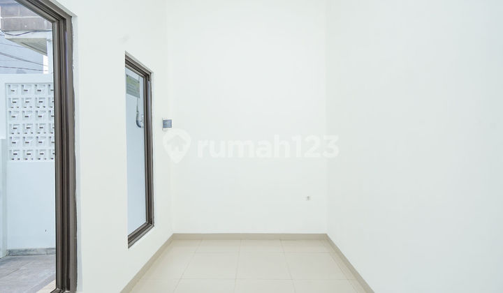 Rumah LB 126 Hadap Utara 8 Menit ke Summarecon Mall Bekasi J-38080 2
