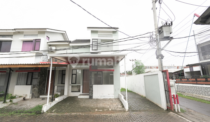 Rumah 2 Lt Siap Huni 15 Menit ke Green Walk Mall Dibantu KPR J-28062 Rumah 2 Lt Siap Huni 15 Menit ke Green Walk Mall Dibantu KPR J-28062