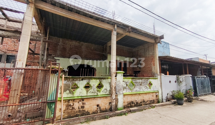 Rumah SHM 8 Menit ke Plaza Taman Harapan Baru Hadap Selatan J-38803 2