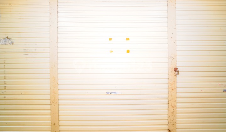 Negotiable Price Kiosk at ITC Cempaka Mas Central Jakarta Ready to Use J-36382