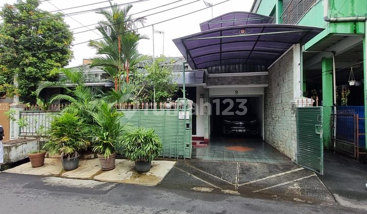 Rumah LT 157 SHM 14 Menit ke The Park Pejaten Dibantu KPR J-40181 Rumah LT 157 SHM 14 Menit ke The Park Pejaten Dibantu KPR J-40181