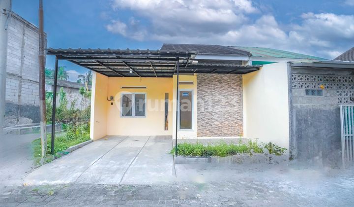 Rumah Hadap Selatan SHM 9 Menit ke The Park Sawangan Dibantu KPR J-36721 Rumah Hadap Selatan SHM 9 Menit ke The Park Sawangan Dibantu KPR J-36721