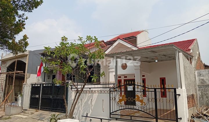 House 9 Minutes to Hospital. Taman Harapan Baru East-Facing Ready for KPR J-36923 House 9 Minutes to Hospital. Taman Harapan Baru East-Facing Ready for KPR J-36923