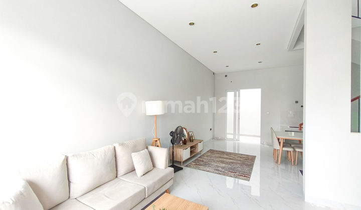 Rumah LB 130 Hadap Selatan 6 Menit ke Summarecon Mall Serpong J-34179