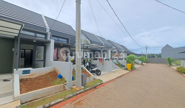 Rumah Siap Huni 8 Menit ke The Park Mall Sawangan Hadap Utara J39077 2