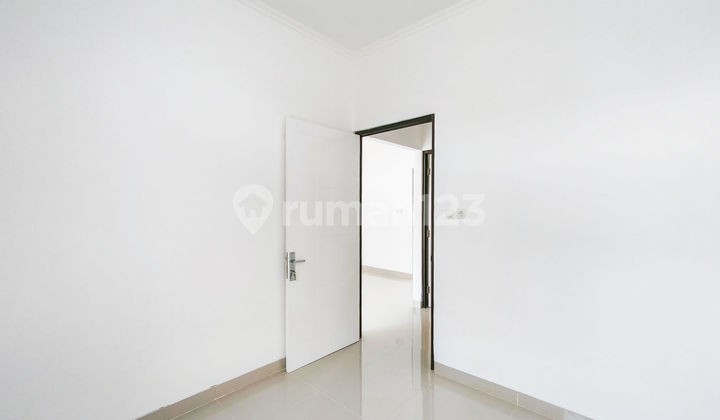 Rumah Siap Huni 15 Mnt ke The Park Sawangan Dibantu KPR J-36076 2