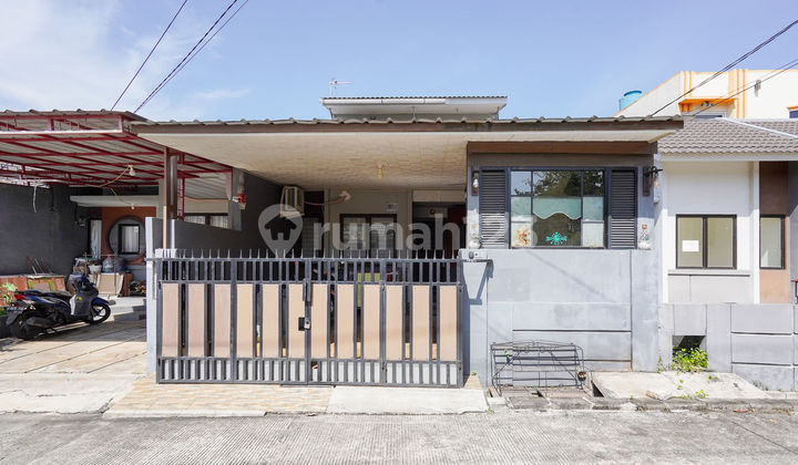 2-Story Strategic House Near Burangkeng Toll Gate Assisted with KPR J-35418