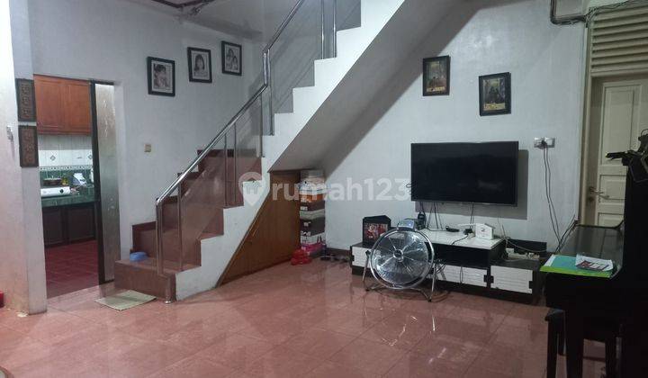 Rumah Luas SHM 6 Menit ke Grand Galaxy Park 2 Lt Hadap Utara J24399 2
