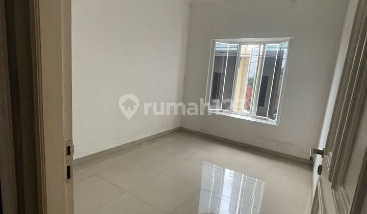 Rumah 2 Lantai SHM 6 Menit ke Gerbang Tol Jelupang Siap Huni J32681 2