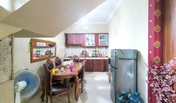 2-Storey House 10 Minutes to Brawijaya Hospital Tangerang SHM Ready to Occup J33138 2