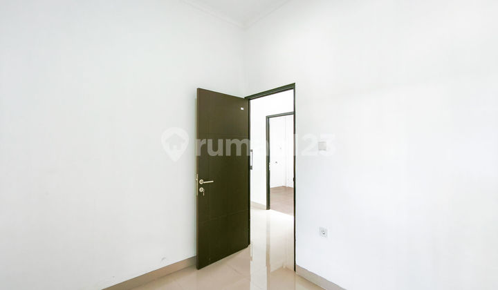 Rumah Cantik Terawat 5 Menit ke Terminal Sawangan Dibantu KPR J31716 2