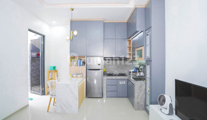 House with 2 Carports SHM 15 Minutes to East BSD Toll Gate 1 Ready to Occupy J33147 2