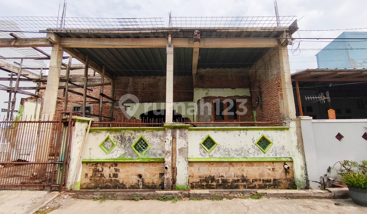 Rumah SHM 8 Menit ke Plaza Taman Harapan Baru Hadap Selatan J-38803 Rumah SHM 8 Menit ke Plaza Taman Harapan Baru Hadap Selatan J-38803