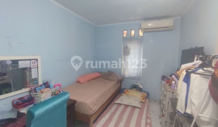 Rumah Asri Tanah Luas SHM 9 Menit ke Stasiun Depok Dibantu KPR J-25986 2