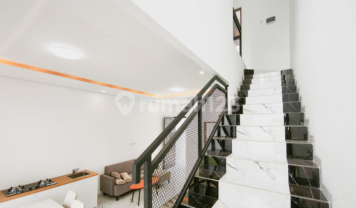 Rumah Modern SHM 12 Menit ke Mal Ciputra CibuburBebas Banjir J34922 2