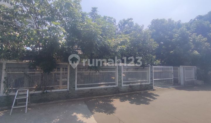 Rumah Asri Tanah Luas SHM 9 Menit ke Stasiun Depok Dibantu KPR J-25986 Rumah Asri Tanah Luas SHM 9 Menit ke Stasiun Depok Dibantu KPR J-25986