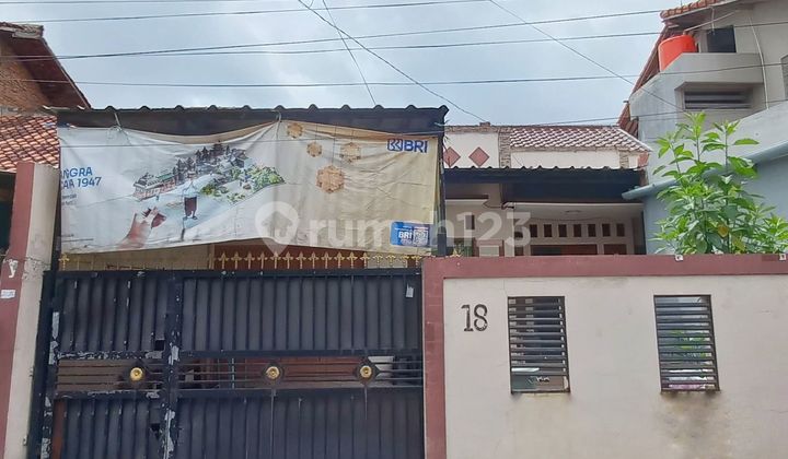 Rumah Luas SHM 9 Menit ke Gerbang Tol Kebon Jeruk 2 Dibantu KPR J40195