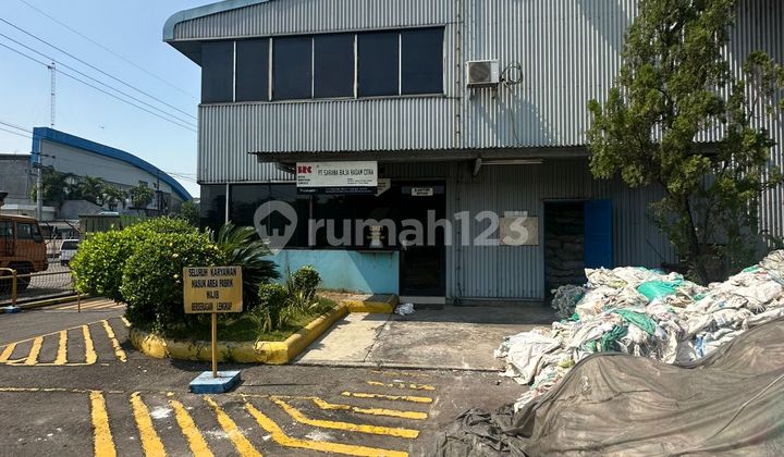 Bekas pabrik wermes Besi baja nya tebal2 dr china  Di Raya Krian Trosobo