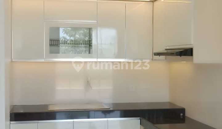 Dijual Rumah Hoek dengan View Danau di Pik2 - Posisi Sangat Rare 2