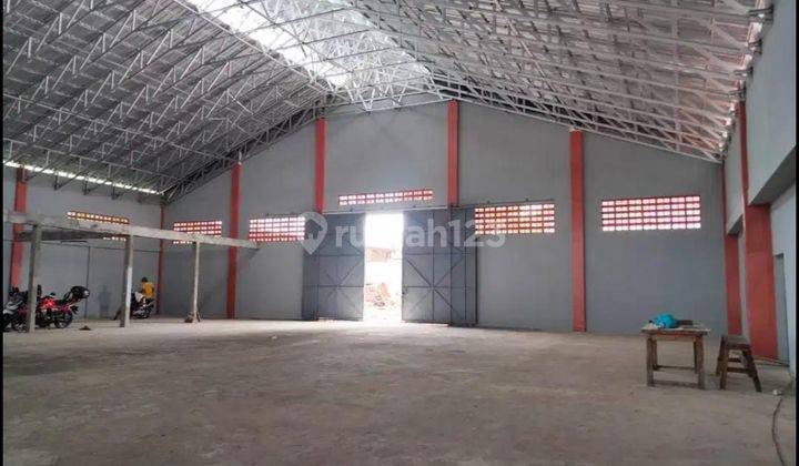 Disewakan Gedung Ex Showroom 1