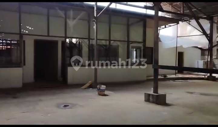 Large 2500m2 Warehouse in Super Strategic Industrial Zone, Annual Lease, Jepara