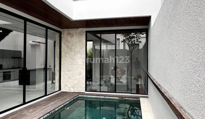 A Premium 2 Bedrooms Villa With 2 Floors, A Private Swimming Pool And Car Parking. 2