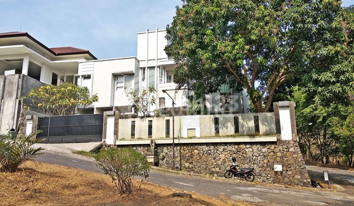 Rumah Exclusive di Perum Palm Hill Gajahmungkur , Semarang Si Me 5560