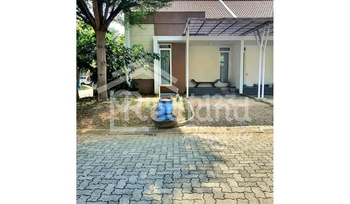 House in Graha Padma Housing Complex, Semarang (Si 8137) 1